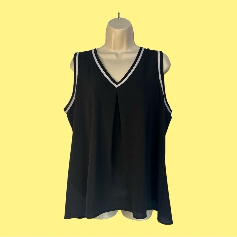 Melissa Paige Black with White Trim V Neck Sleeveless Top Size XL